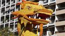 Sebuah patung yang terbuat dari dari jeruk dan lemon menjelang festival Lemon di Menton, sebuah kota kecil di Perancis, Rabu (12/2/2015). (AFP PHOTO/Valery Hache) 