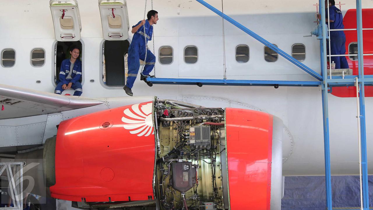 20151106-Hanggar 4 GMF Kurang Teknisi, Pembenahan Pesawat Terhambat