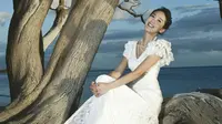 Satu lagi, artis Korea ternama yang menikah di Pulau Dewata yaitu Yoon Jung Hee.