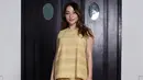 <p>Nikita Willy turut hadir di pagelaran Sapto Djojokartiko SS23. Sebagai tamu undangan, Nikita tampil memikat dengan salah satu koleksi Sapto dari Sapto Djojokartiko Spring Summer 2023, yaitu Embellished Sleeveless Top bernuansa kuning dan long skirt yang senada. Foto: Instagram.</p>