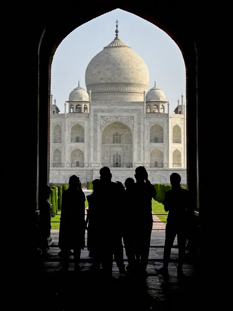 Taj Mahal India dibuka kembali untuk turis