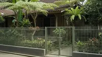 7 Model Pagar Rumah Kampung Anti Ayam Tapi Tetap Estetik, Amankan Pekarangan Rumah
