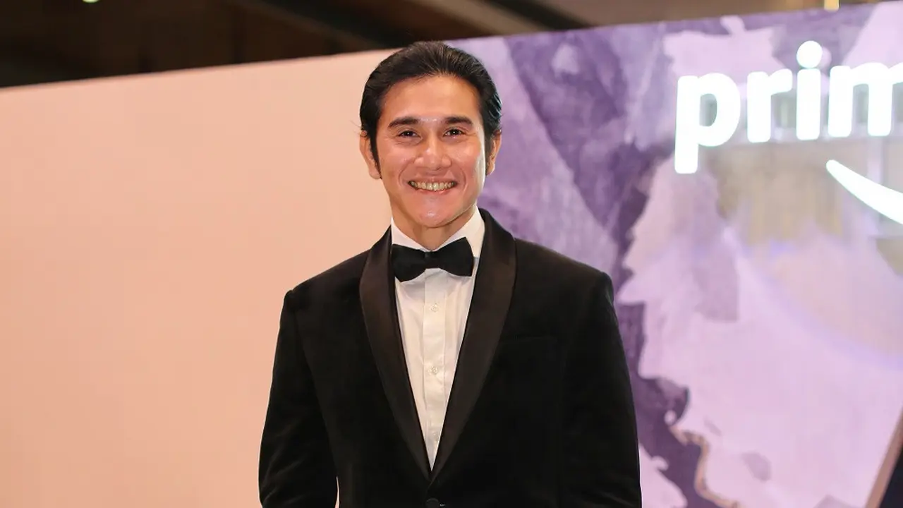 Vino G. Bastian di acara presscon film Perfect Strangers, Senin (17/10/2022). (Foto: Adrian Putra/Fimela)