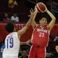 Pebasket Indonesia, Avan Seputra, saat melawan Thailand pada SEA Games 2019 di Mall Of Asia Arena, Manila, Filipina, Rabu (4/12). Indonesia kalah 76-98 dari Thailand. (Bola.com/M Iqbal Ichsan)