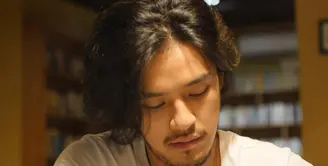 Morgan Oey merasa miliki beban sendiri ketika bermain dalam film Arini: Masih Ada Kereta yang Akan Lewat. (instagram/morganoey)