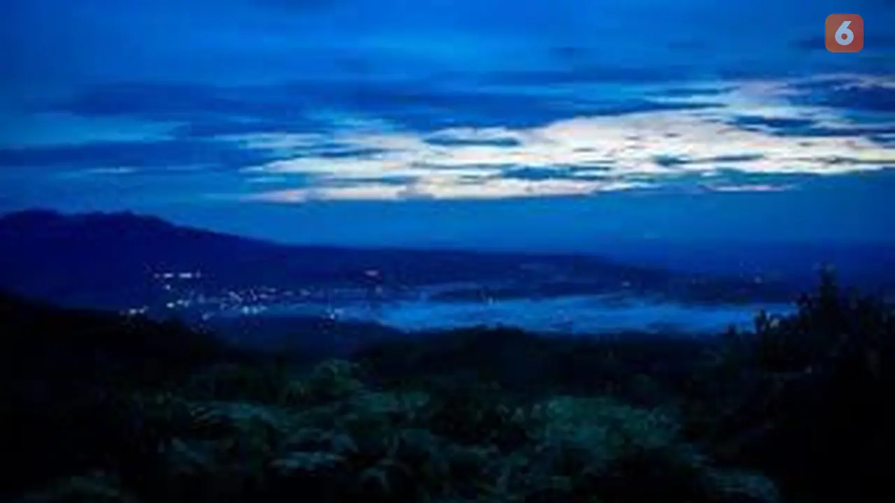 Potret Gunung Kaba Dari Ketinggian 1.962 MDPL