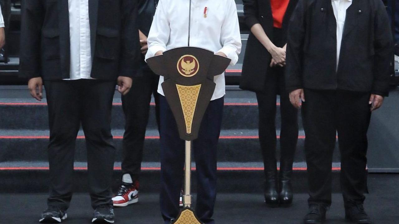 FOTO: Didampingi Pejabat Menteri hingga Selebriti, Presiden Jokowi Resmikan Indonesia Arena Senilai Rp640 Miliar