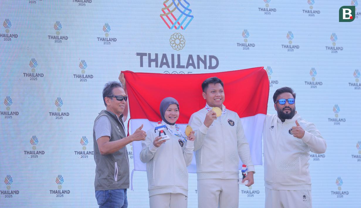 Iqbal/Arista sukses menyumbangkan medali emas ke-47 bagi Indonesia. Ini juga merupakan medali emas keempat bagi tim menembak Indonesia. (Bola.com/Bagaskara Lazuardi)