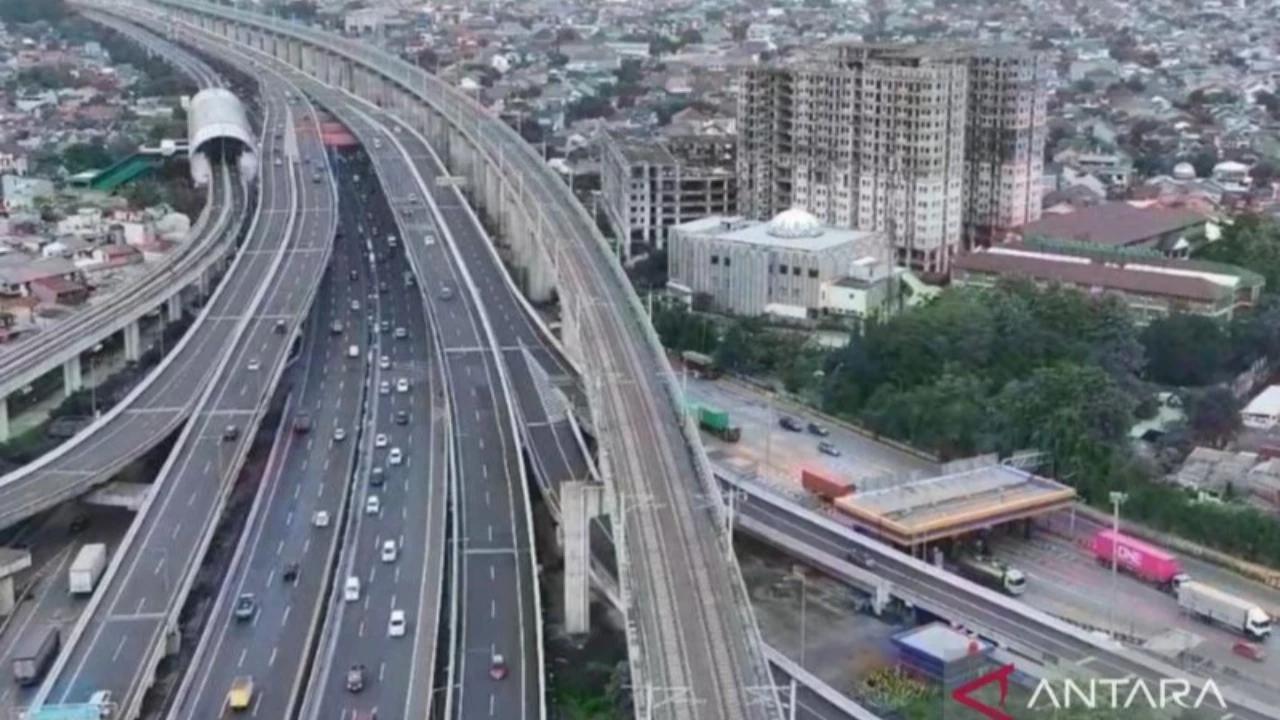 Kecelakaan Beruntun Terjadi di Jalan Layang MBZ KM 32 Pagi Tadi, Lalu Lintas Sempat Tersendat