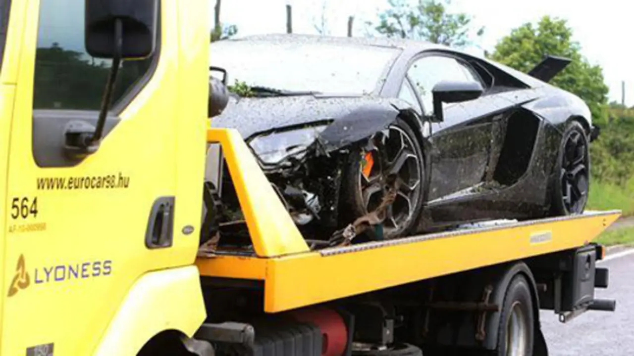 Kecelakaan Lamborghini milik Balazs Dzsudzsak (Carbuzz)
