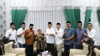Mundjidah Wahab, Bupati Jombang saat menerima apresiasi dari Forkom Jurnalis Nahdliyin. (Istimewa).