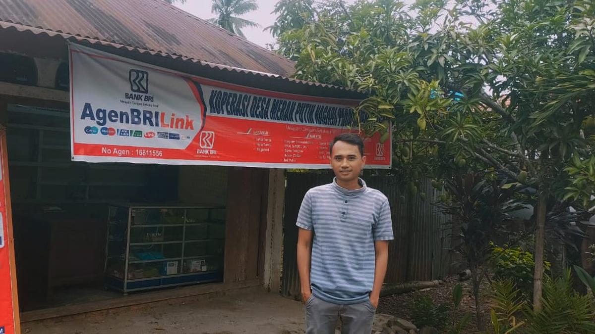 BRI Perkuat Inklusi Keuangan Lewat AgenBRILink Koperasi Merah Putih di Padang Mantinggi