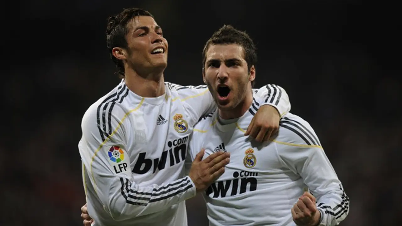 20150928-Gonzalo-Higuain-Ronaldo
