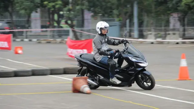 Honda PCX Hybrid