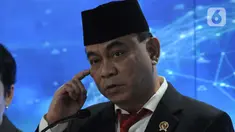 Menteri Komunikasi dan Informatika (Menkominfo) baru,  Budi Arie Setiadi memberi keterangan pers usai serah terima jabatan di Kementerian Kominfo, Jakarta Pusat, Senin (17/7/2023). (merdeka.com/Imam Buhori)