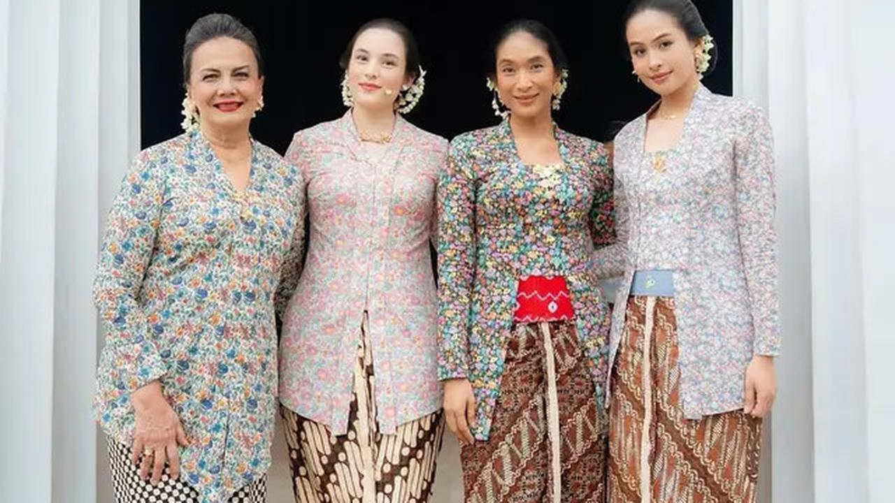 6 Potret Artis Tampil di Monolog 'Terbitlah Terang', Anggun dalam Balutan Kebaya