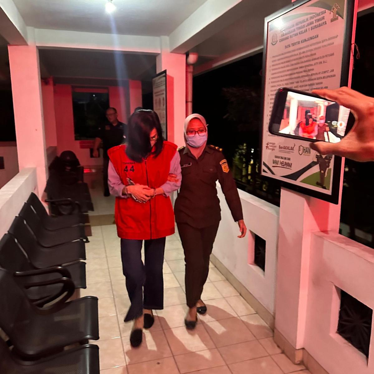 MW Ibunda Ronald Tannur ditetapkan sebagai tersangka suap hakim PN Surabayara