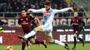 Pemain Napoli, Dries Mertens pelan tapi pasti menyodok ke posisi puncak klasemen setelah mengoleksi 13 gol hingga pekan ke-22, bahkan satu golnya ke gawang Palermo menyelamatkan Napoli dari kekalahan. (EPA/Matteo Bazzi)
