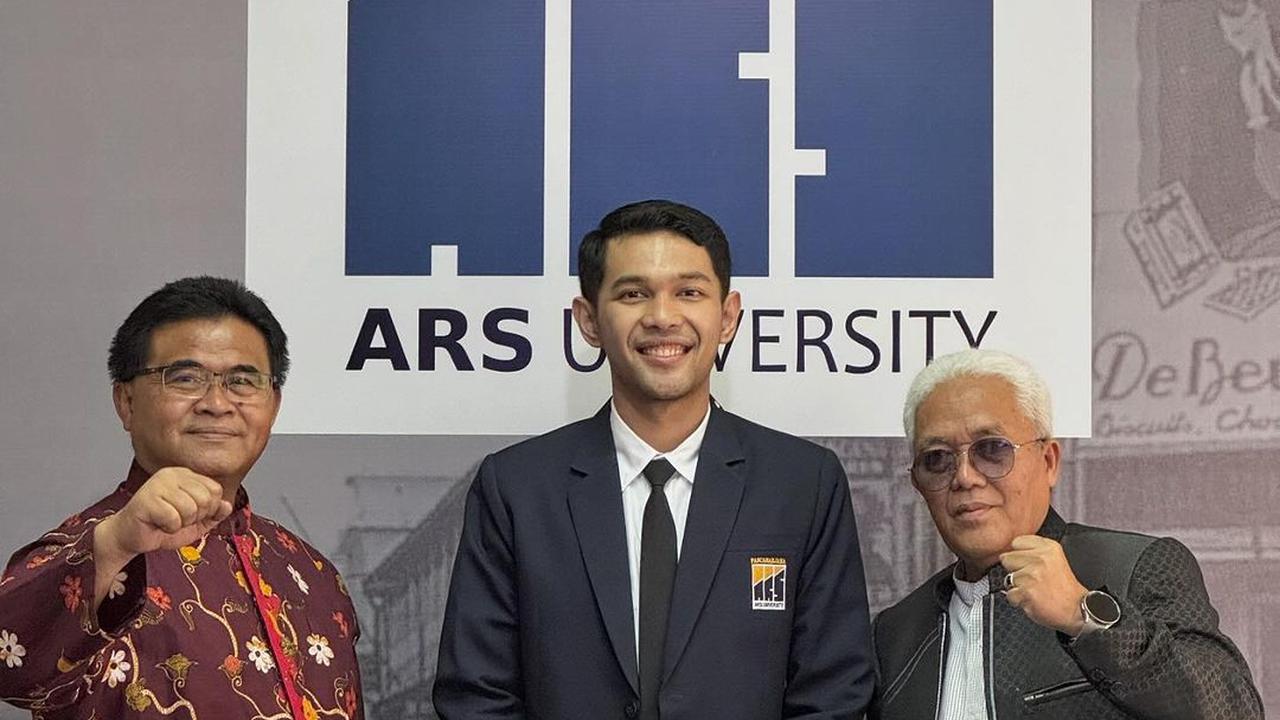 Pebulutangkis Fajar Alfian Resmi Sandang Gelar Master