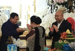 Momen Hangat Prabowo Rayakan Ulang Tahun Titiek Soeharto (Instagram Prabowo)