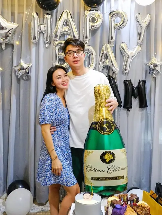 <p>Beredarnya kabar tersebut, pasangan ini pun disebut akan menggelar pernikahan. Akan tetapi, Wika dan Max Adam belum mengungkap secara gamblang soal pernikahan. [Foto: instagram.com/wikasalim]</p>