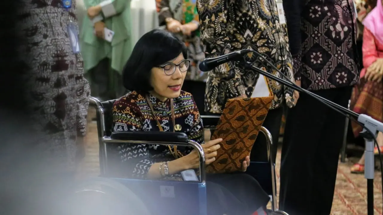 Eva Rahmi Kasim dilantik menjadi Kepala Pusat Penelitian dan Pengembangan Kesejahteraan Sosial, Kementerian Sosial.
