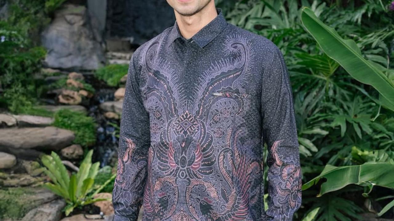 Raffi dan Nagita Pamer Foto Keluarga Pakai Batik, Netizen Malah Salfok ke Editannya