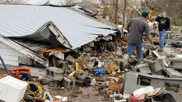 Tornado Sapu Habis Georgia, 2 Tewas