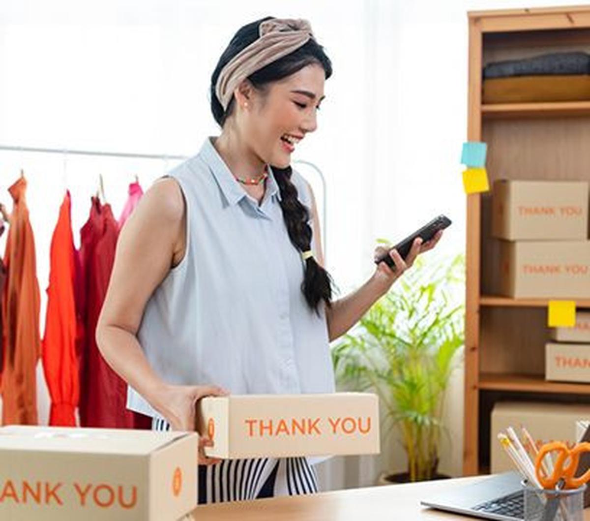"Kalau di luar negeri memang dipisah, jadi sosial media dan e-commerce itu dipisah atau tidak jadi satu," kata Bhima.<br>