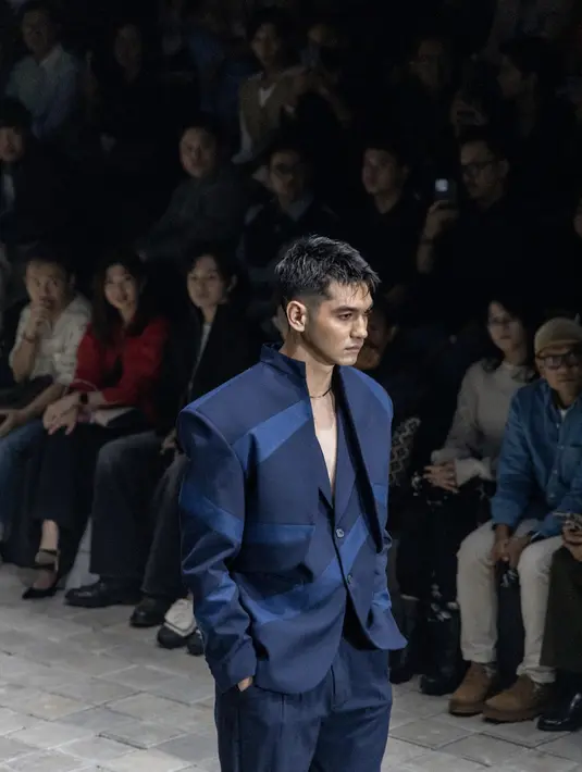 <p>Besar harapan agar Annual Collection 2025 TEMMA PRASETIO Ready To Wear dapat menginspirasi pria Indonesia serta pecinta mode dalam dan luar negeri.</p>