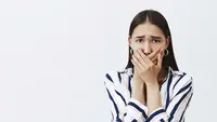 Atasi sariawan dengan beberapa bahan alami berikut ini (Credit: Freepik/cookie_studio)