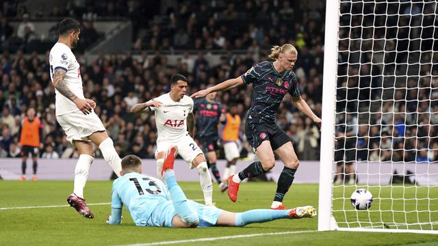 Foto: Dua Gol Erling Haaland ke Gawang Tottenham Dekatkan Man City Cetak Rekor 4 Gelar Beruntun Liga Inggris