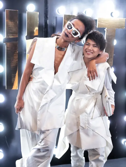 Aming dan Evelin Nada Anjani selalu menonjolkan konsep untuk menghadiri sebuah acara. Bahkan, demi penampilannya malam itu, kostum samurai, keduanya mempersiapkan kurang lebih satu jam. (Adrian Putra/Bintang.com)