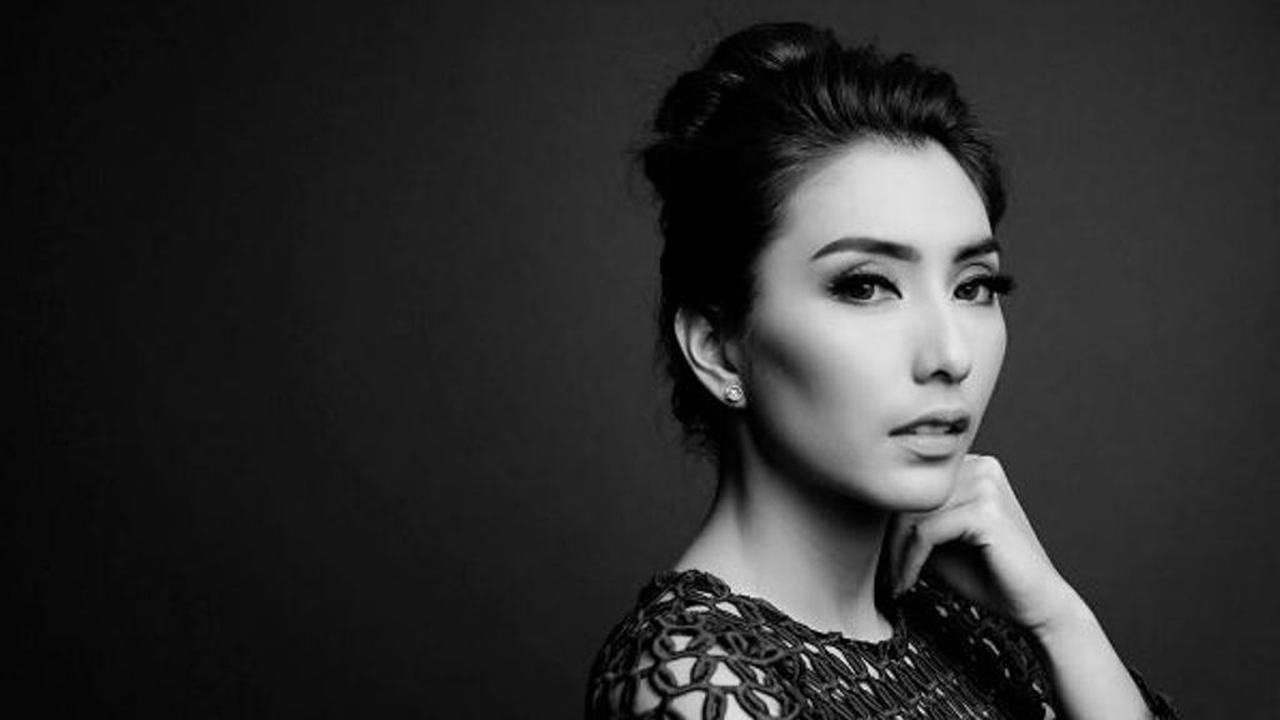 Perut Makin Rata, Tyas Mirasih Pamer Tindikan di Pusar