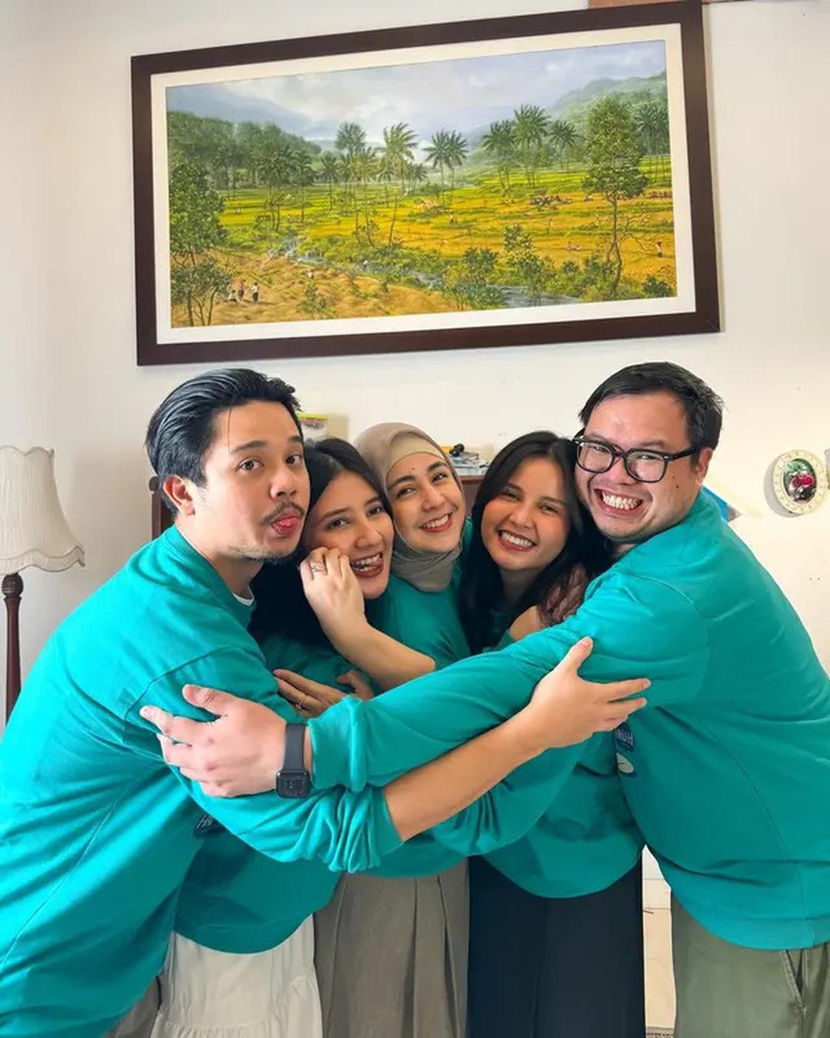 Pernah Dikritik karena Penampilan Berubah, Ini 6 Potret Terbaru Risty Tagor