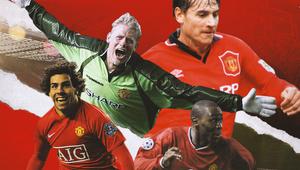 Manchester United - Mantan Pemain MU : Peter Schmeichel, Andrei Kanchelskis, Andy Cole, Carlos Tevez (Bola.com/Adreanus Titus)