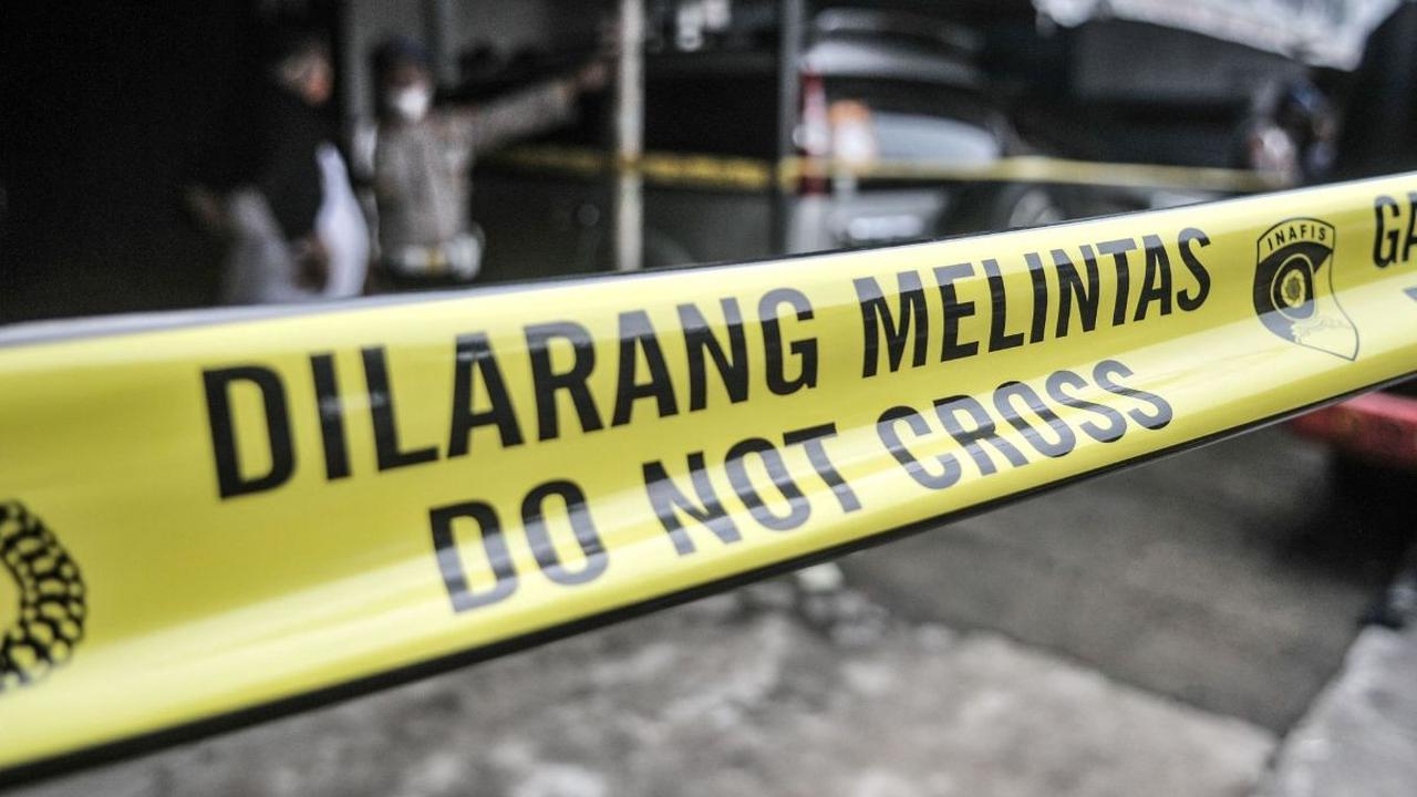 Pelaku sempat mengeluarkan uang pecahan Rp75.000 dari dompet. Rupanya itu sebagai kamuflase untuk mengambil uang dan dimasukkan ke dompetnya.