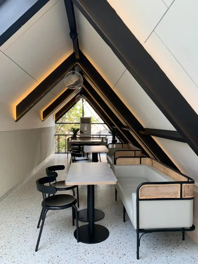 Rumah Kenangan, Destinasi Kuliner Lengkap dengan Sajian Kopi, Roti hingga Ayam Goreng