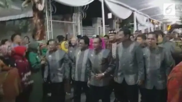 VIDEO: Ini Penampakan 33 Seserahan Bobby Nasution Untuk Putri Jokowi