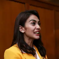 Tidak sendiri, ia ditemani putri semata wayangnya, Samara Anaya Amandari. Tidak banyak yang diucapkan Masayu tentang perceraian usai menjalani acara tersebut.  (Nurwahyunan/Bintang.com)