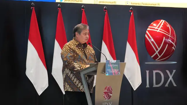 Menko Bidang Perekonomian Airlangga Hartarto saat menyampaikan keynote speech saat Perayaan Hari Ulang Tahun Asosiasi Emiten Indonesia ke-37, Jumat (12/12/2025). (Foto: laman ekon.go.id)