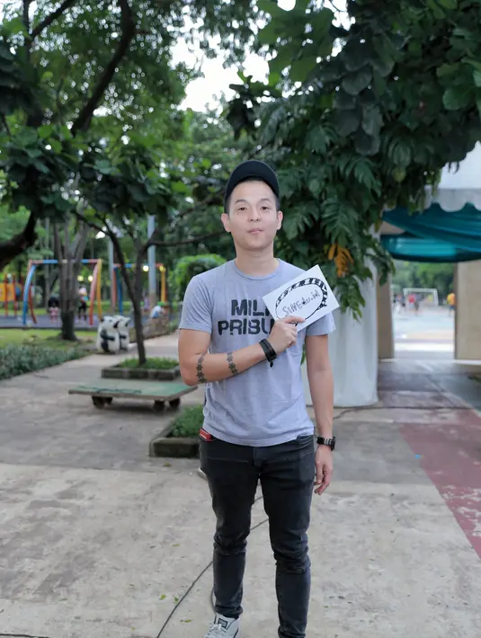 "Jadi kayak sekarang. Dia (Ernest) bilang, 'anak-anak kayaknya bisa diajak'. Ya udah, kami ikut bareng," sambung Meira yang ikut menemani suaminya dalam peluncuran website di Menteng. (Adrian Putra/Bintang.com)