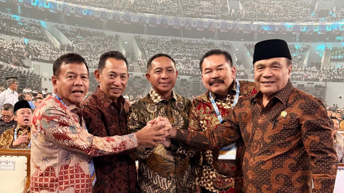 Momen Kompak 5 Pimpinan Lembaga, Kapolri dan Jaksa Agung Salam Komando