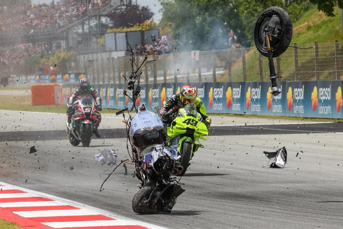 FOTO: Detik Detik Alex Marquez Terlempar dalam Kecelakaan Horor MotoGP Catalunya 2026