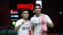 <p>Pebulutangkis ganda putra Indonesia, Leo Rolly Carnando / Daniel Marthin berpose di depan fotografer setelah mengalahkan ganda putra Jepang, Takuro Hoki/Yugo Kobayashi pada laga semifinal Indonesia Masters 2023 di Istora Senayan, Jakarta, Sabtu (28/01/2023). Leo/Daniel menang dengan skor 18-21, 21-17, 21-3. (Bola.com/M. Iqbal Ichsan)</p>