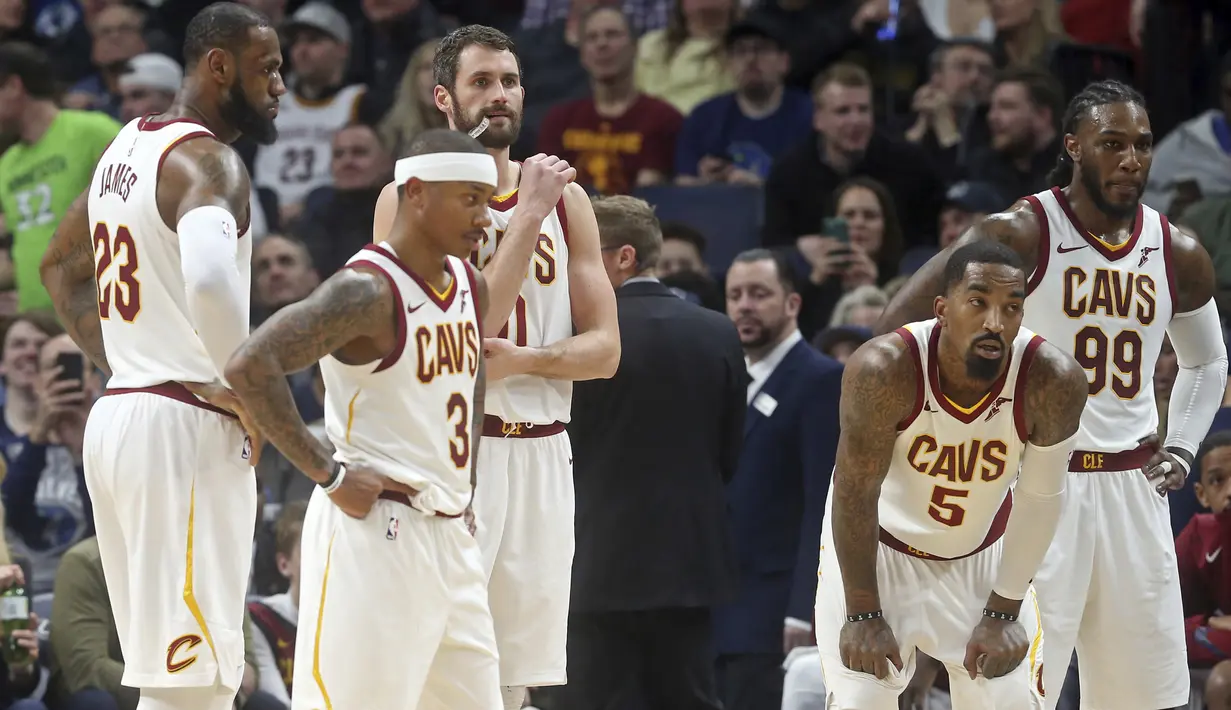 Ekspresi para pemain Cleveland Cavaliers usai kalah dari Minnesota Timberwolves pada laga NBA basketball game di Target Center, Minneapolis, (8/1/2018). Minnesota menang 127-99. (AP/Jim Mone)