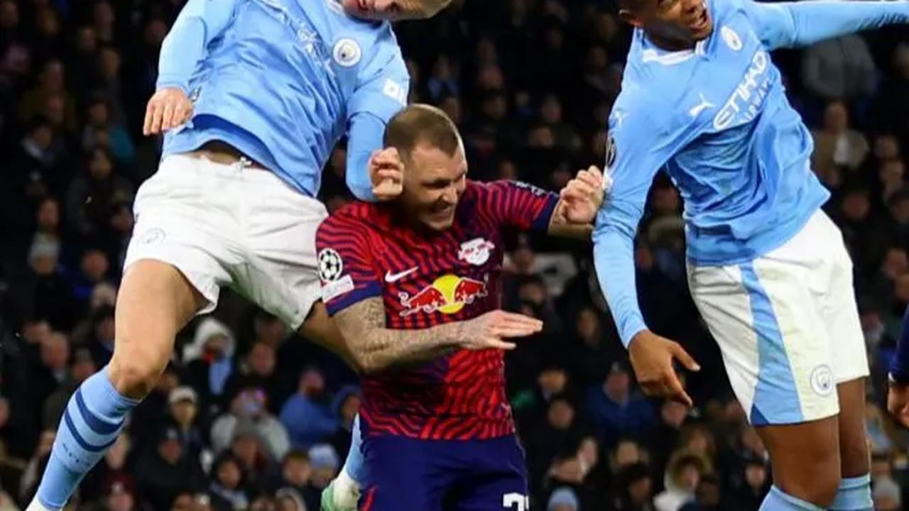 Sang juara bertahan Liga Champions itu sempat tertinggal dua gol setelah Ikoma Lois Openda sukses menjebol gawang pada menit 13 dan 33.
