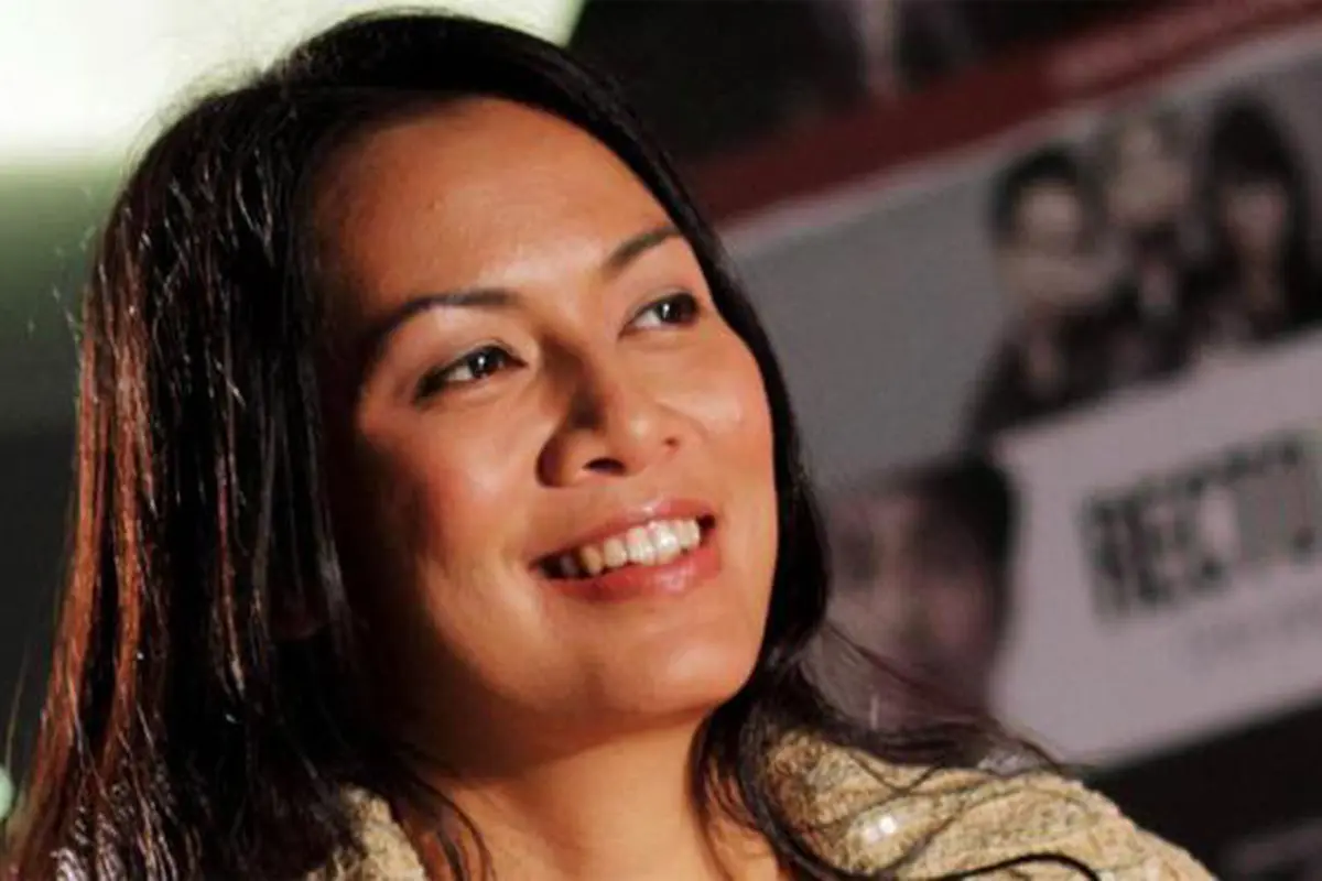 Dewi Lestari Bantah Lagu 'Seperti Kemarin' Tentang Ariel-Luna