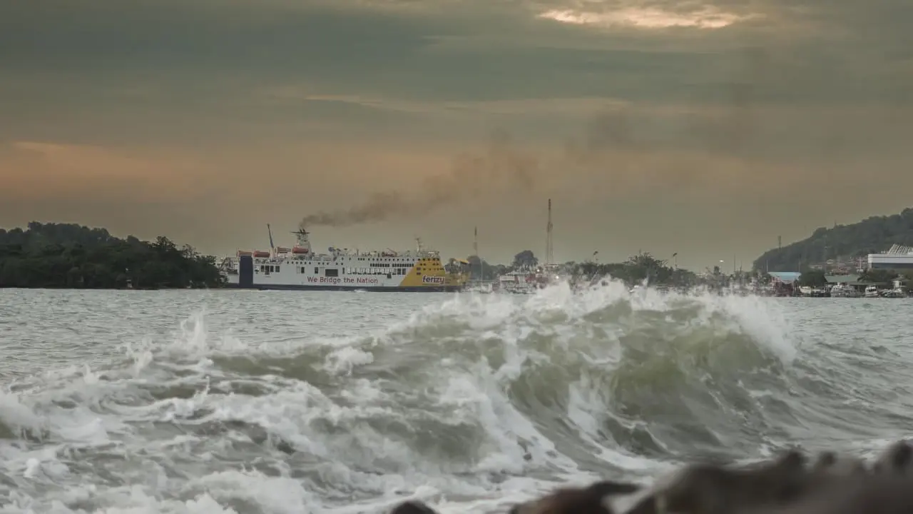 Ilutrasi cuaca ekstrem. (Foto: ASDP Indonesia Ferry)