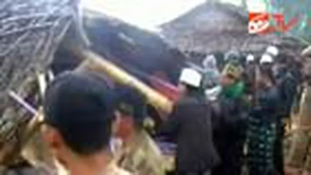 Satpol PP dan FPI Bongkar Warung Remang-remang